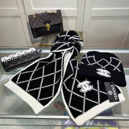 CHANEL SET HAT AND SCARF IN BLACK MIX WHITE WOOL 422597