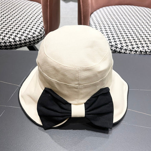 CELINE BUCKET HAT MODEL 650289 IN WHITE FABRIC