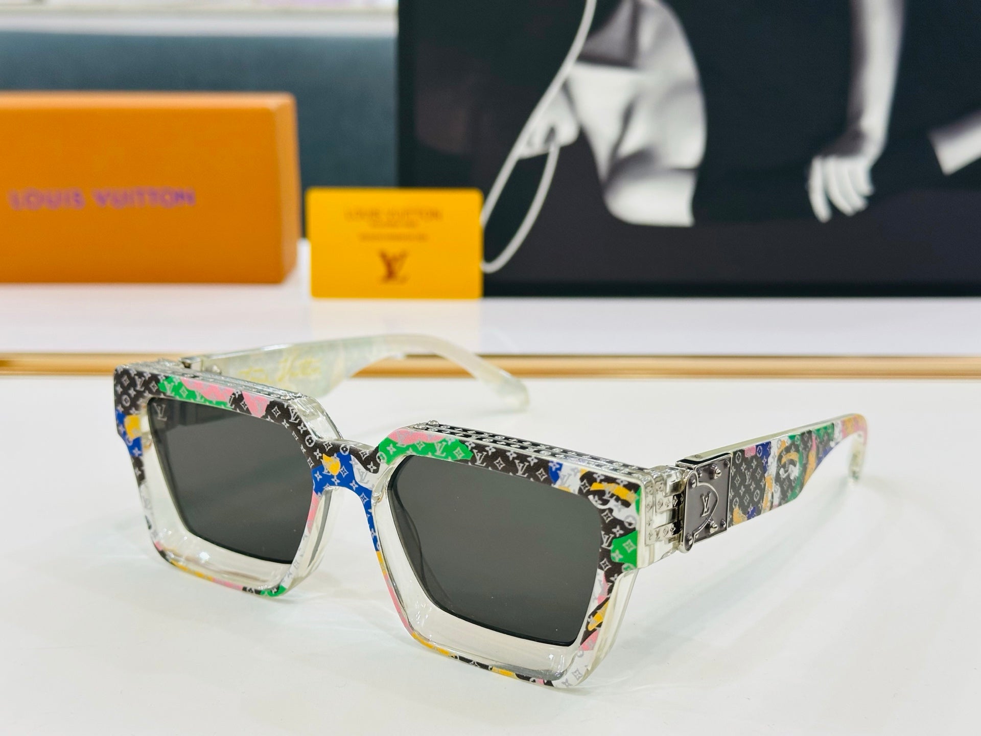 LOUIS VUITTON RECTANGLE SUNGLASSES 574799 IN ACETATE
