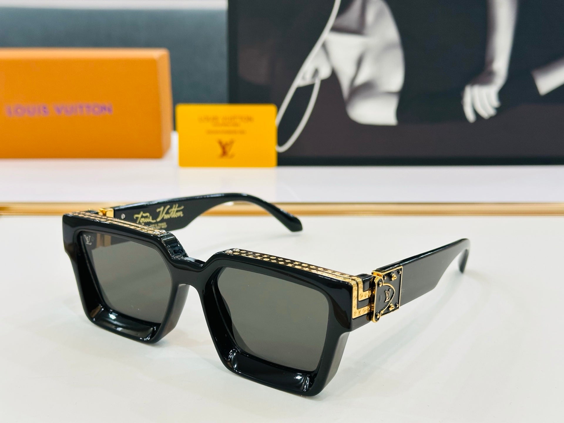 LOUIS VUITTON RECTANGLE SUNGLASSES 574799 IN ACETATE