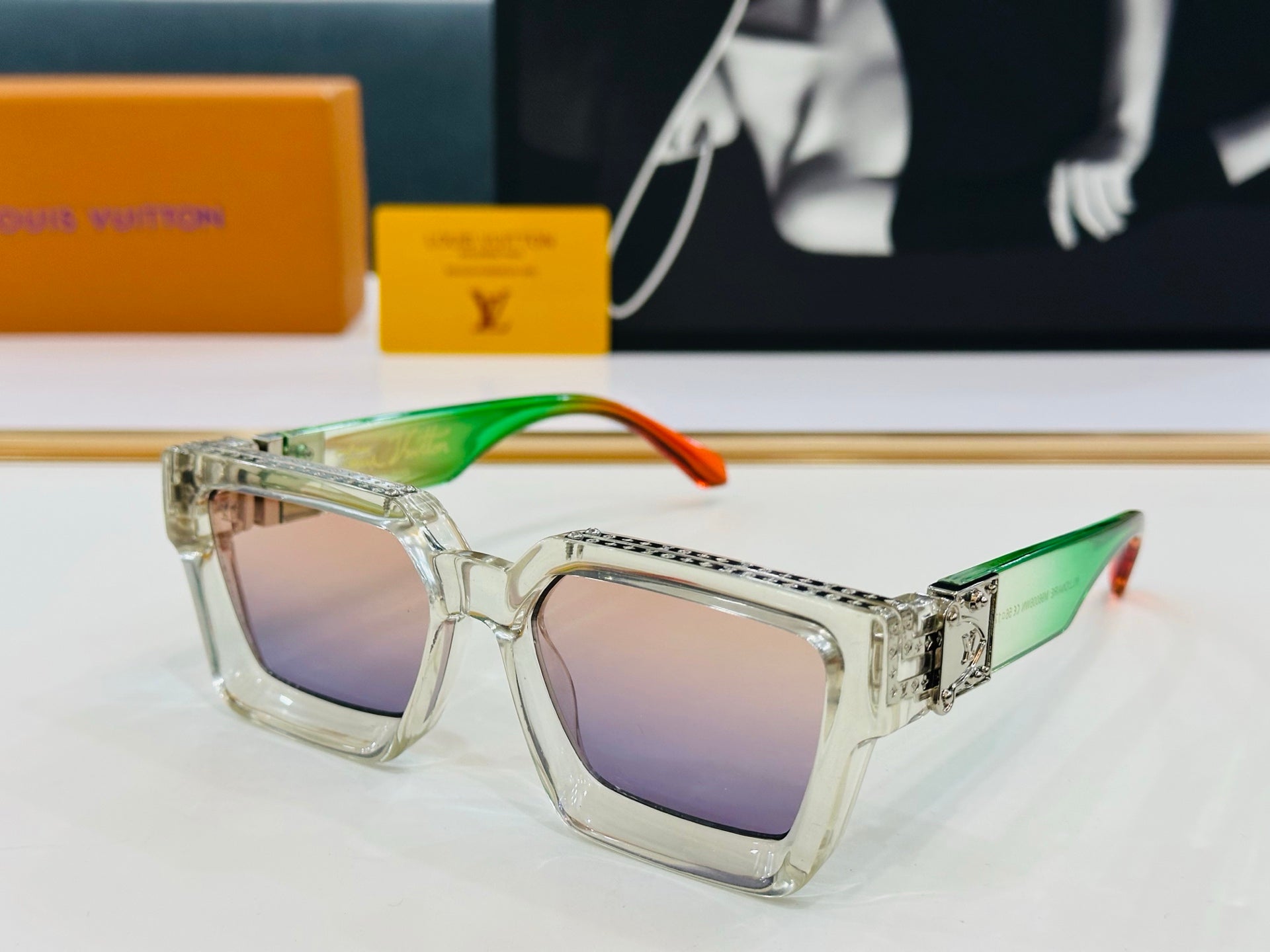 LOUIS VUITTON RECTANGLE SUNGLASSES 574799 IN ACETATE
