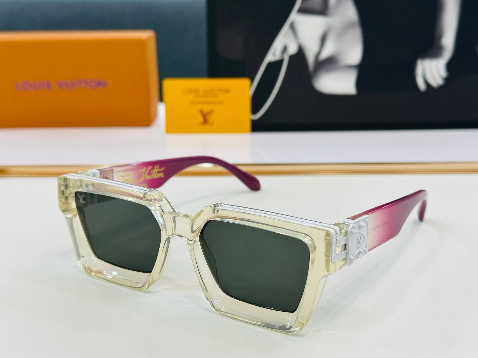 LOUIS VUITTON RECTANGLE SUNGLASSES 574802 IN ACETATE