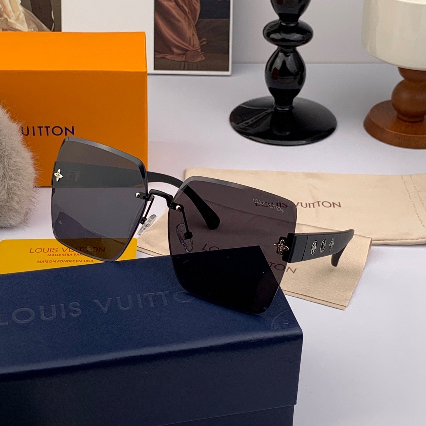 LOUIS VUITTON SQUARE SUNGLASSES L5970 IN BLACK ACETATE