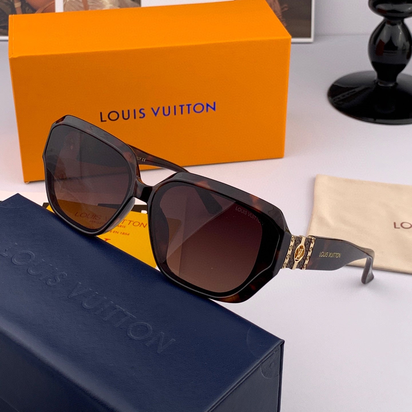 LOUIS VUITTON SQUARE SUNGLASSES L8551 IN ACETATE