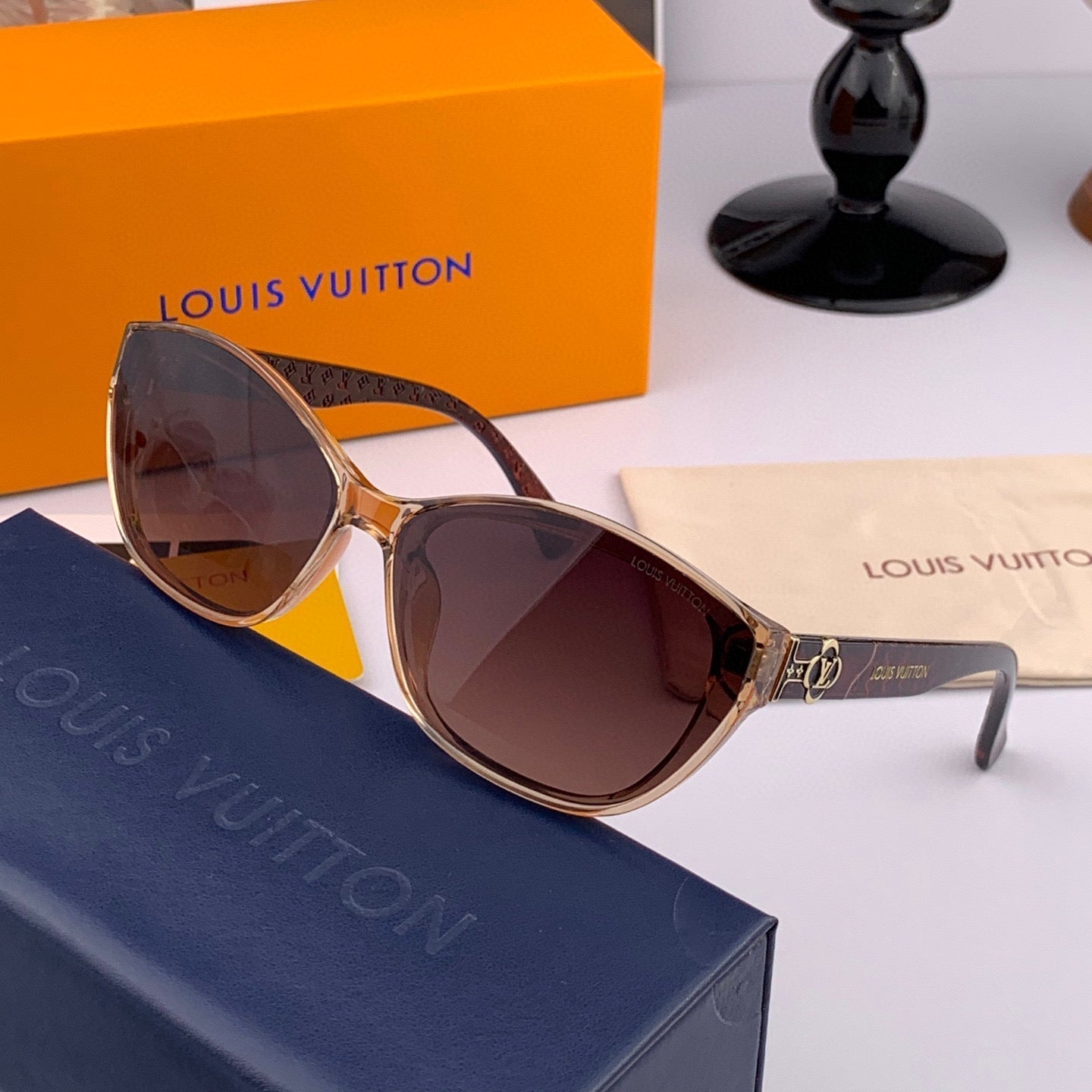 LOUIS VUITTON CAT EYE SUNGLASSES L2552 IN ACETATE