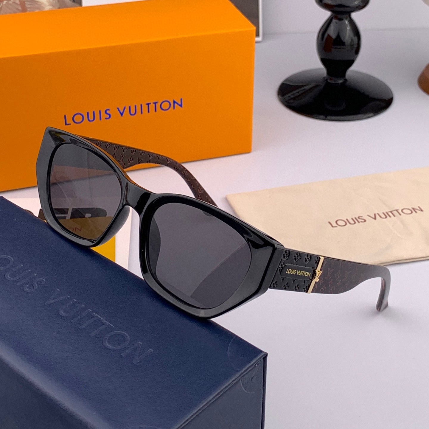 LOUIS VUITTON CAT EYE SUNGLASSES L9551 IN ACETATE