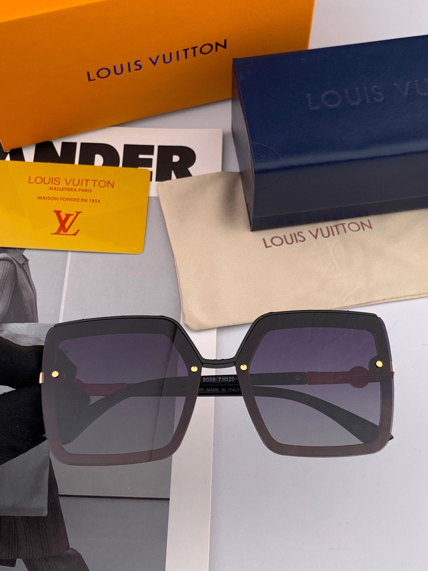 LOUIS VUITTON SQUARE SUNGLASSES L081 IN BLACK RED ACETATE