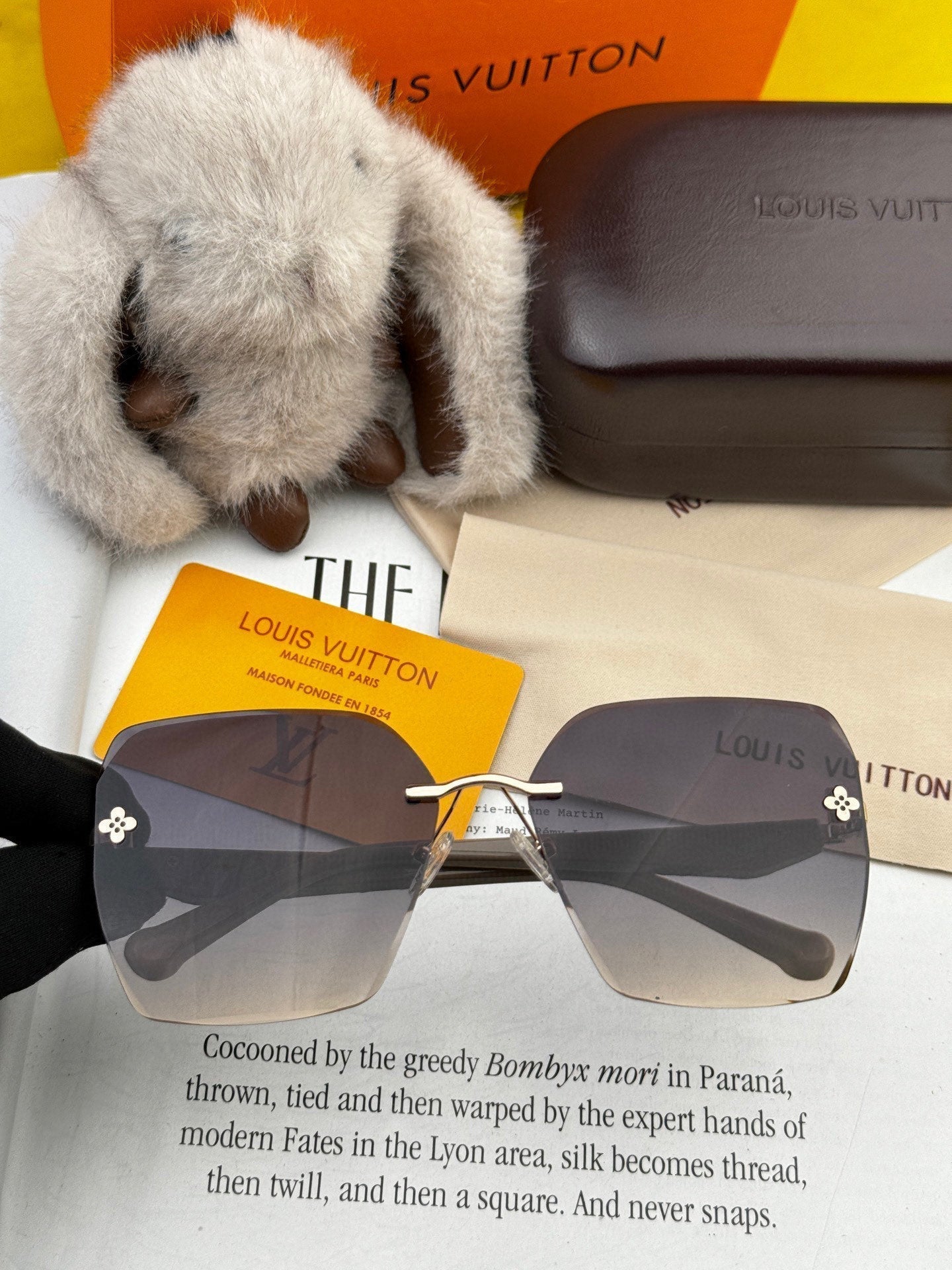 LOUIS VUITTON SQUARE SUNGLASSES L8612 IN ACETATE