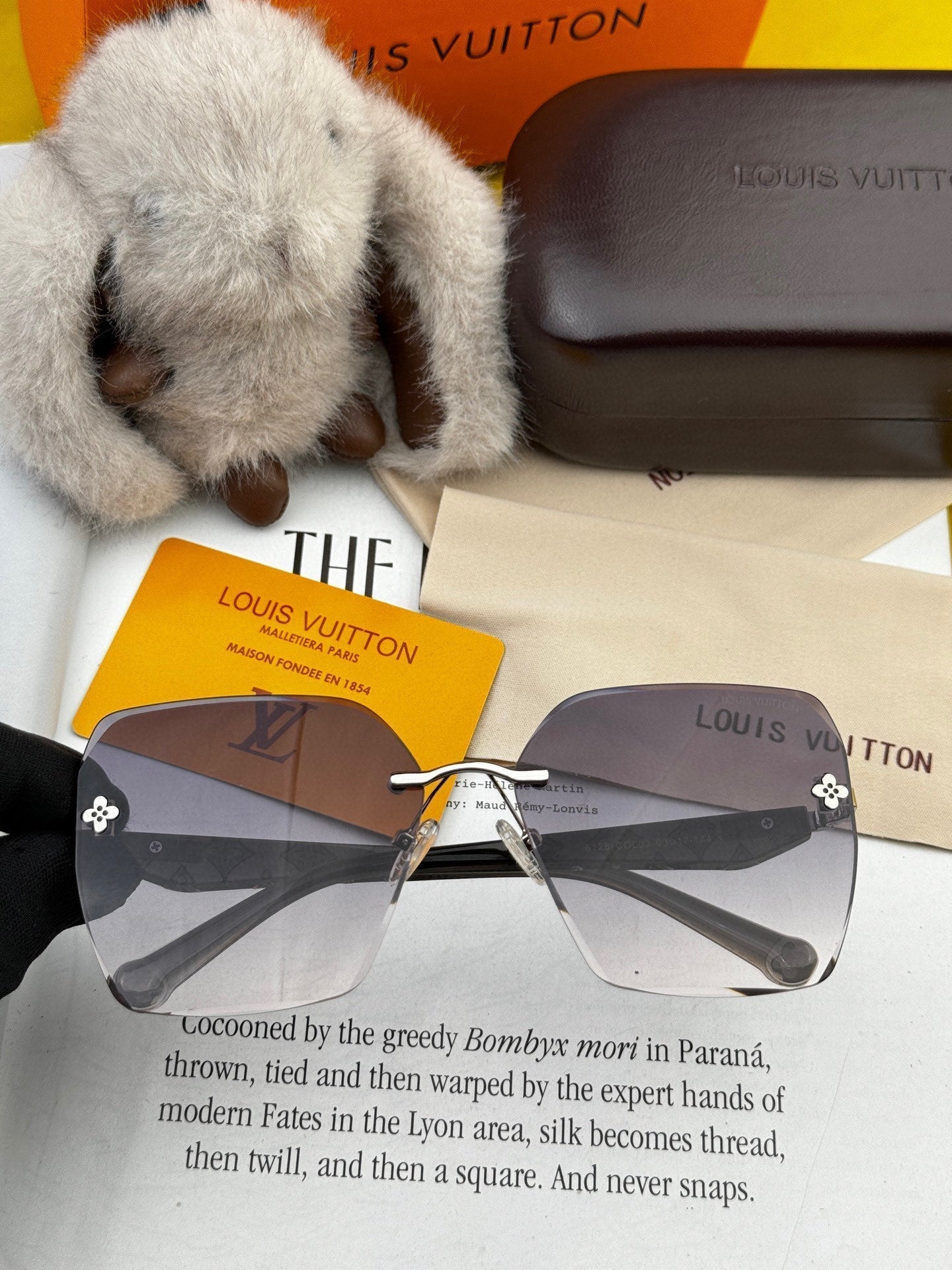 LOUIS VUITTON SQUARE SUNGLASSES L8612 IN ACETATE