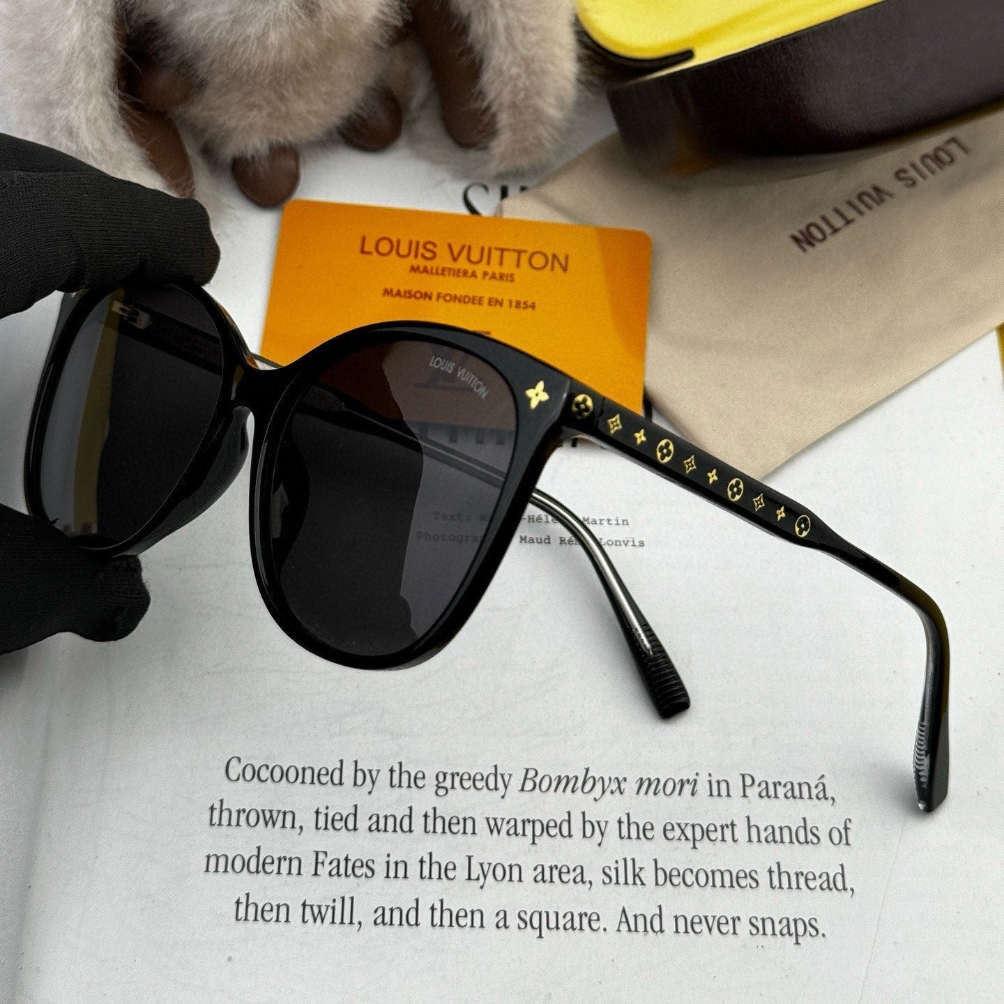 LOUIS VUITTON SIGNATURE ROUND SUNGLASSES L3387 IN ACETATE