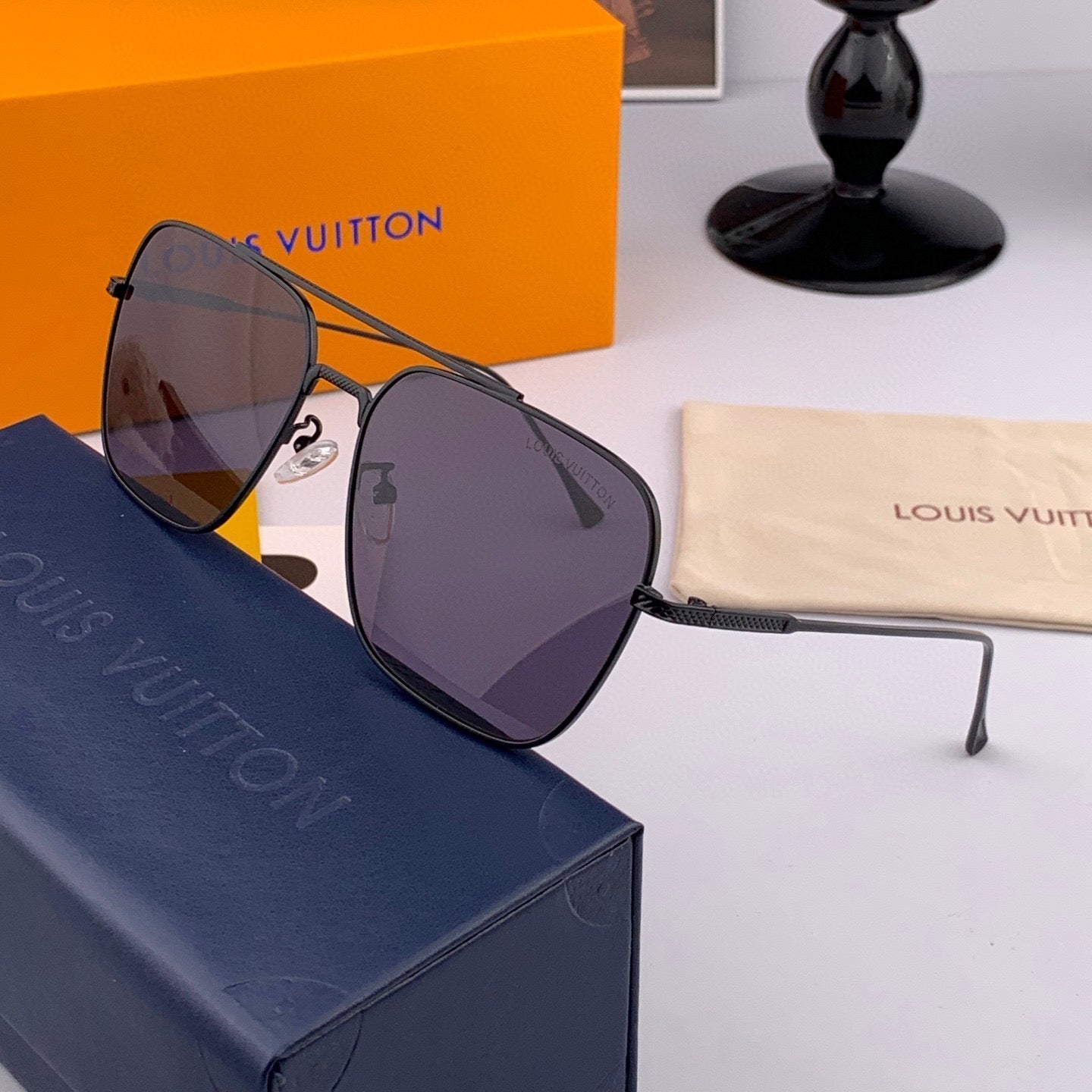 LOUIS VUITTON CAT EYE SUNGLASSES L1805 IN METAL GREY LENSES