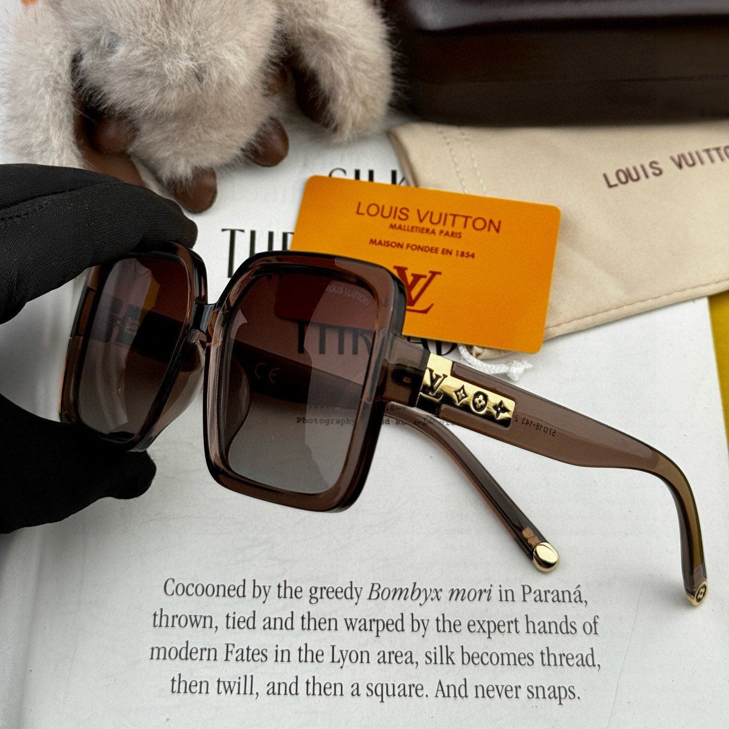 LOUIS VUITTON LARGE SQUARE SUNGLASS L6250 IN ACETATE