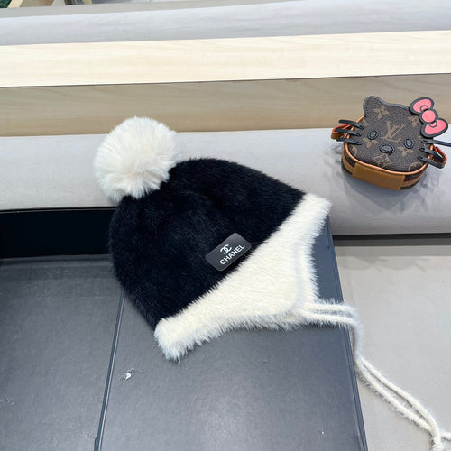 CHANEL KNIT HAT IN BLACK MIX WHITE WOOL 426270