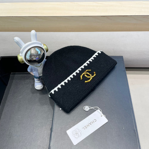 CHANEL KNIT HAT IN BLACK WOOL 424303