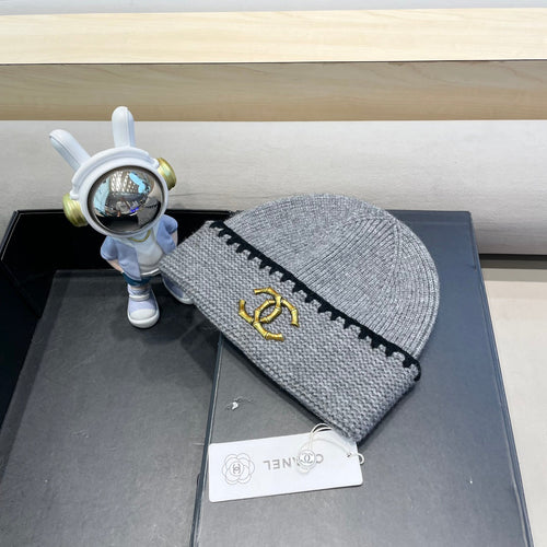 CHANEL KNIT HAT IN SHADOW GRAY WOOL 424301
